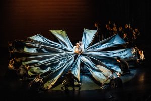 Halálra táncoltatott lány