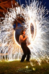 A TŰZISTEN GYERMEKEI – tűzshow a VIII. Komálom Gyerkőcfesztiválon