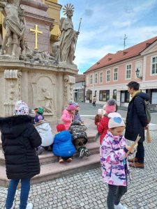 MI, A KOMÁROMIAK – beszélgetés Szabó Csekei Tímea múveszettoténésszel